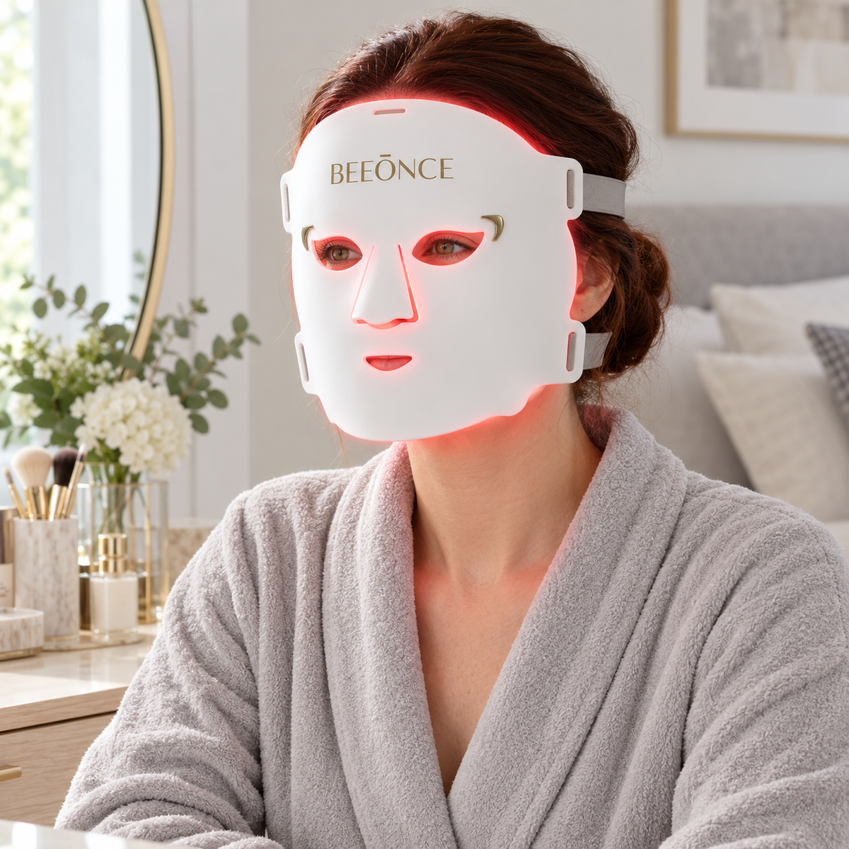 Beeonce™ 254-LED Red & Near-Infrared Face Mask